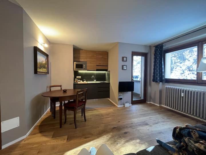 Апартаменты Raffinato Ed Accogliente Monolocale Di Montagna Брей-Червиния Экстерьер фото